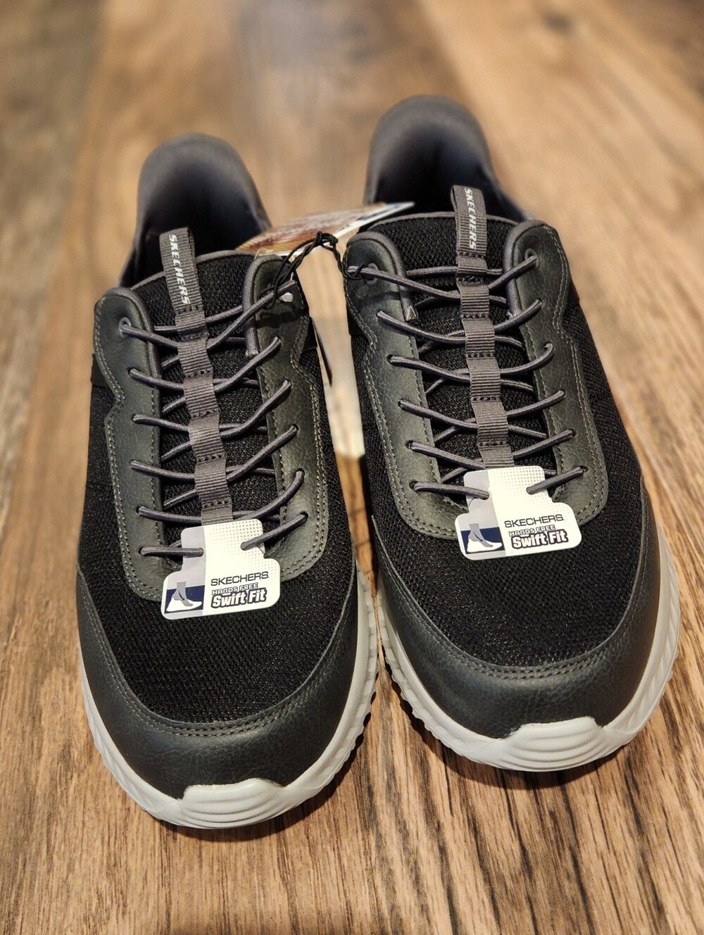 NWOB Mens Skechers Hands Free Swift Fit Sneakers Size 12M